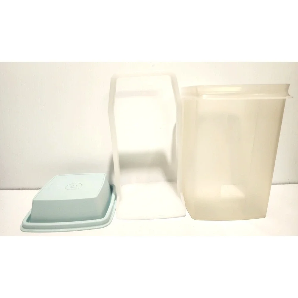 Tupperware Pickle Keeper Blue Top  Parts 1560-1, 1562-2, and  1561-6